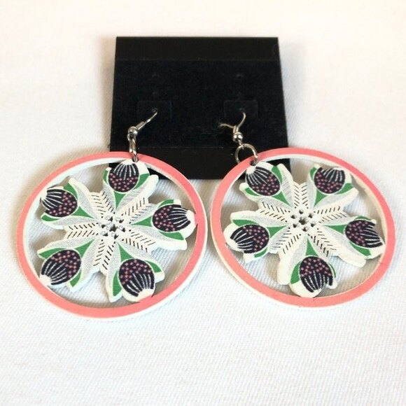 Wooden Circle Cutout Dangle Pierced Earrings NOC - Picture 2 of 5